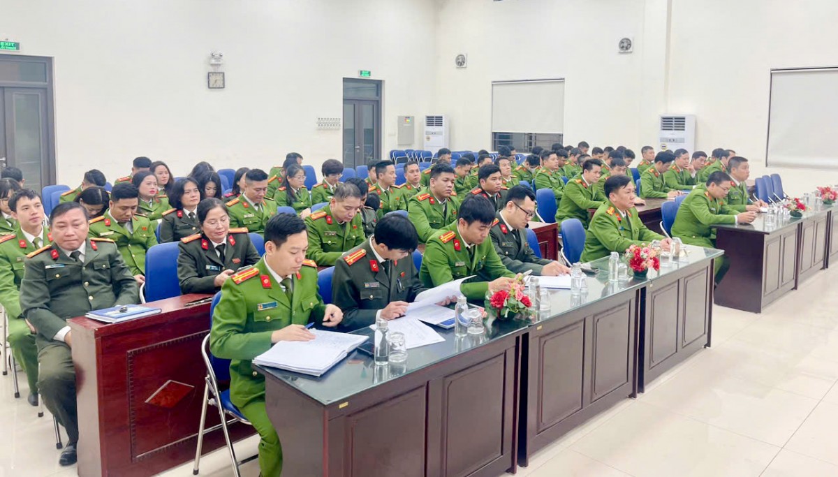 Công An Phường Láng: Tuần Tra Xuyên Đêm, Quyết Tâm Thực Hiện Thắng Lợi Phương Án Bảo Vệ Đại Hội Xiv Của Đảng