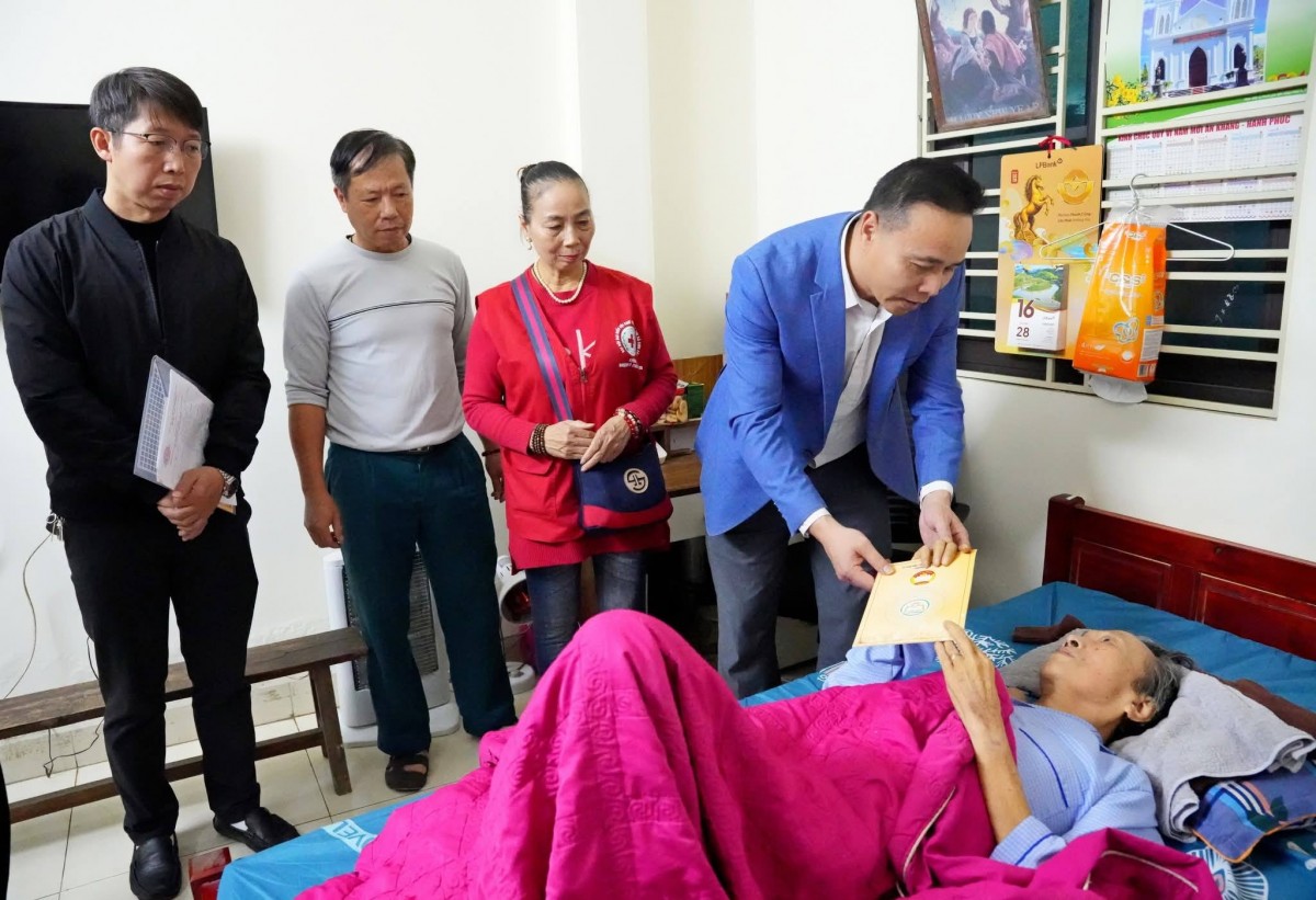Sơn Tây: Hỗ trợ các hộ gia đình đặc biệt khó khăn, mắc bệnh hiểm nghèo Sơn Tây: Hỗ trợ các hộ gia đình đặc biệt khó khăn, mắc bệnh hiểm nghèo