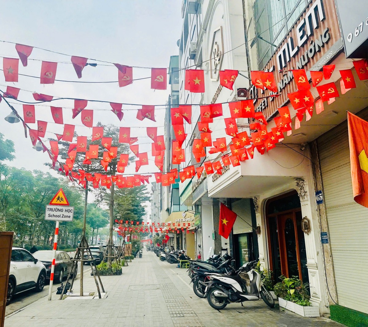 Thủ Đô Hà Nội Rực Rỡ Sắc Đỏ Chào Mừng Đại Hội Đại Biểu Toàn Quốc Lần Thứ Xiv Của Đảng