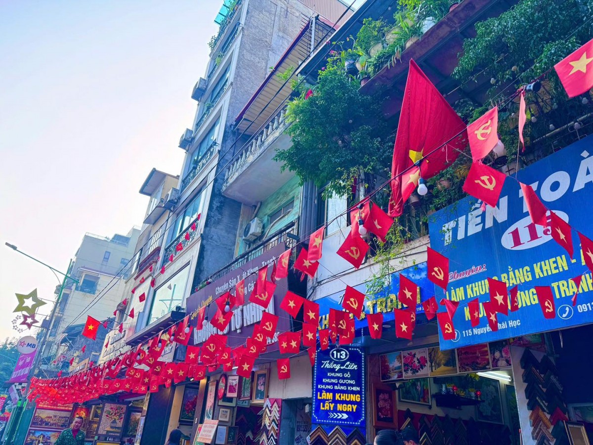 Phường Văn Miếu - Quốc Tử Giám: Rực Rỡ Cờ Hoa Chào Mừng Đại Hội Xiv Của Đảng
