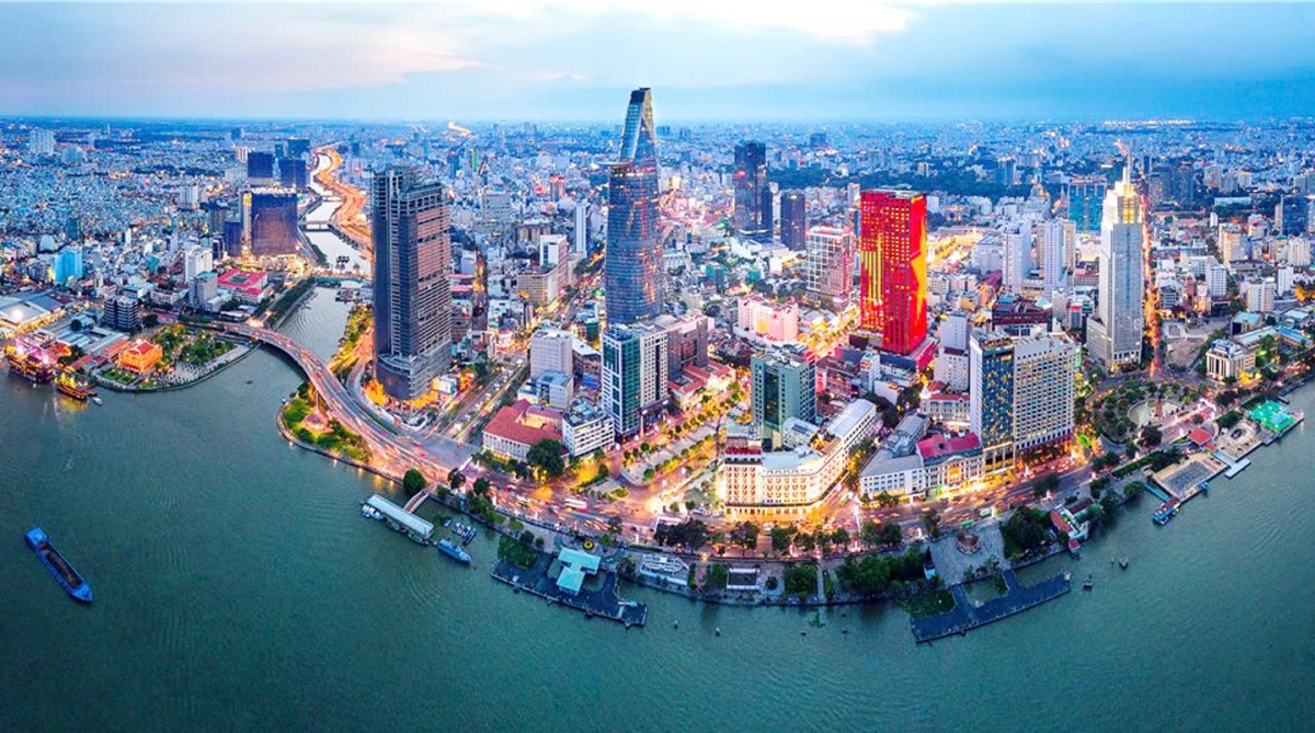 Thành phố Hồ Chí Minh -  Siêu đô thị vươn mình