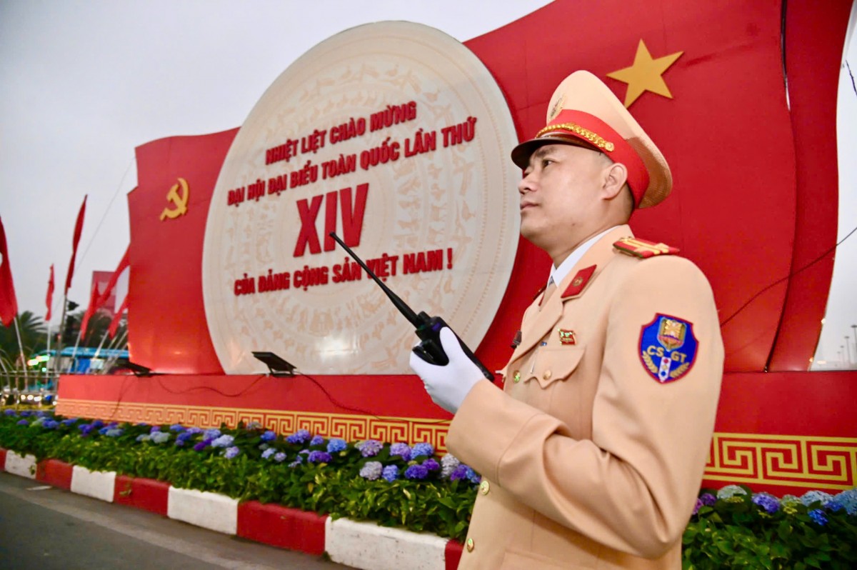Hình Ảnh Quân Và Dân Thủ Đô Chung Sức Bảo Đảm An Toàn Cho Ngày Đầu Diễn Ra Đại Hội Xiv Của Đảng