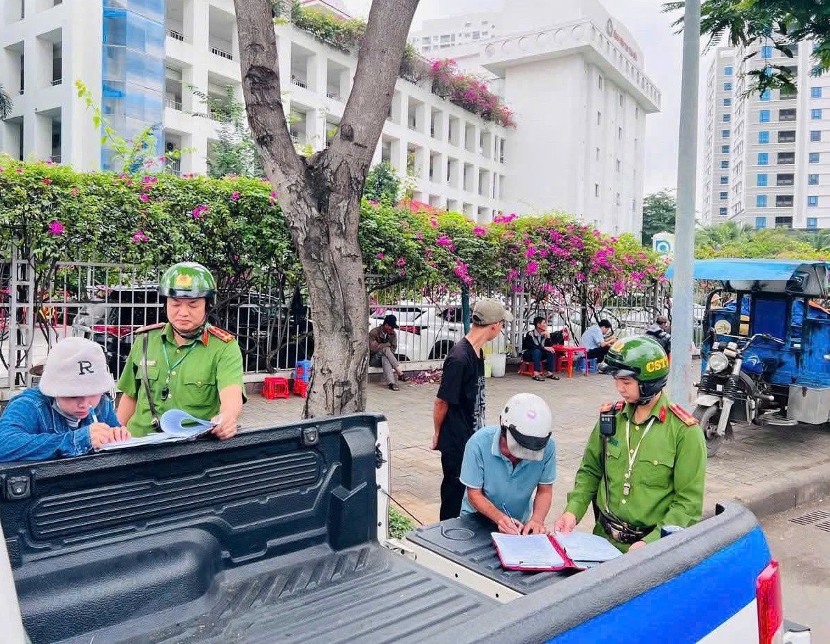 Lập lại trật tự an toàn giao thông khu vực cảng Cát Lái, TP.HCM