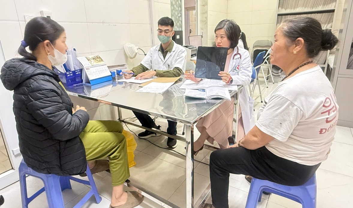 Hà Nội đẩy mạnh phát triển y tế, chăm lo tốt hơn đời sống người dân