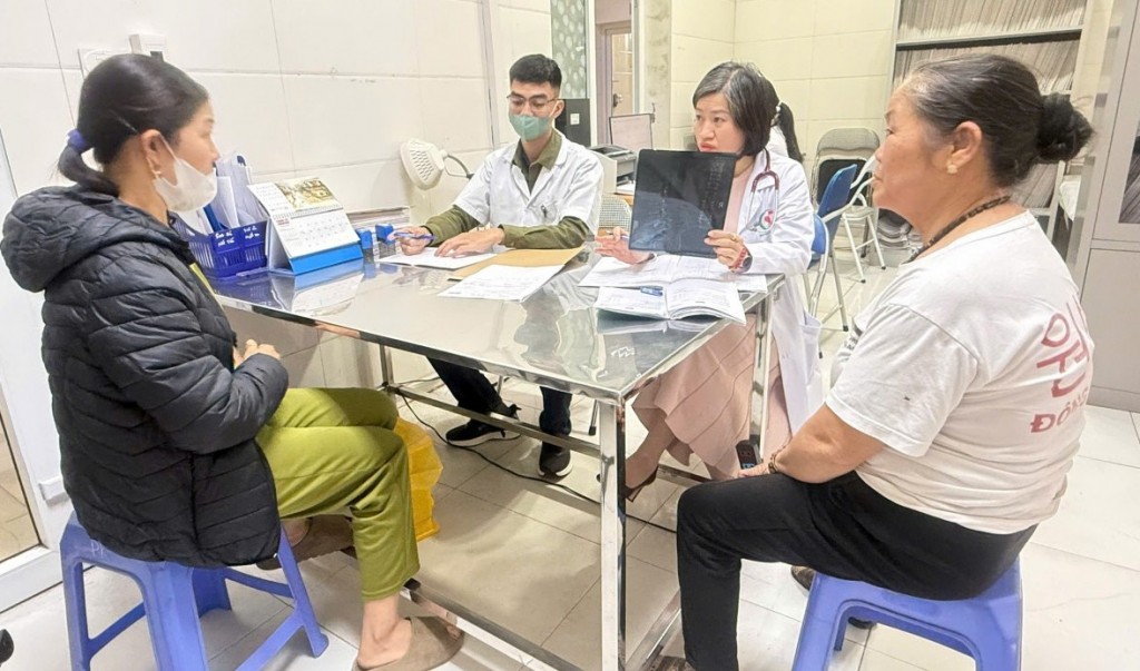 Hà Nội đẩy mạnh phát triển y tế, chăm lo tốt hơn đời sống người dân