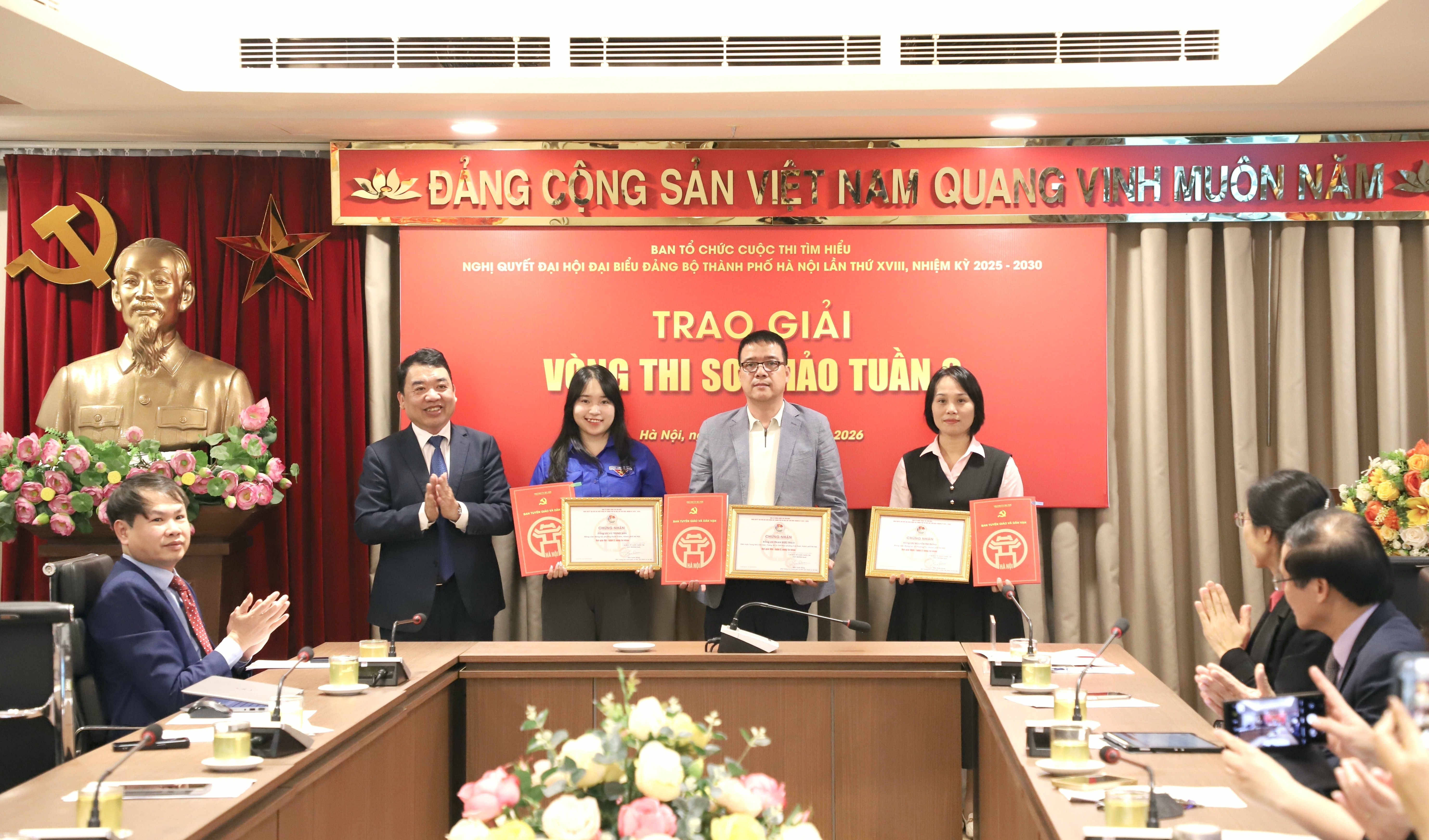 Trao giải tuần 2 Vòng Sơ khảo Cuộc thi tìm hiểu Nghị quyết Đại hội đại biểu Đảng bộ thành phố Hà Nội lần thứ XVIII