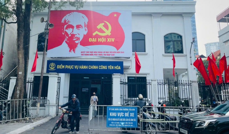 Không khí Đại hội XIV của Đảng lan tỏa trên các tuyến phố