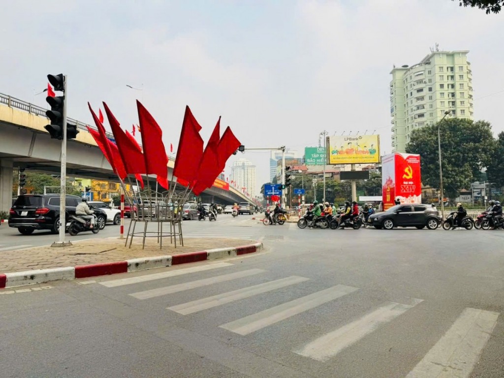 Không Khí Đại Hội Xiv Của Đảng Lan Tỏa Trên Các Tuyến Phố