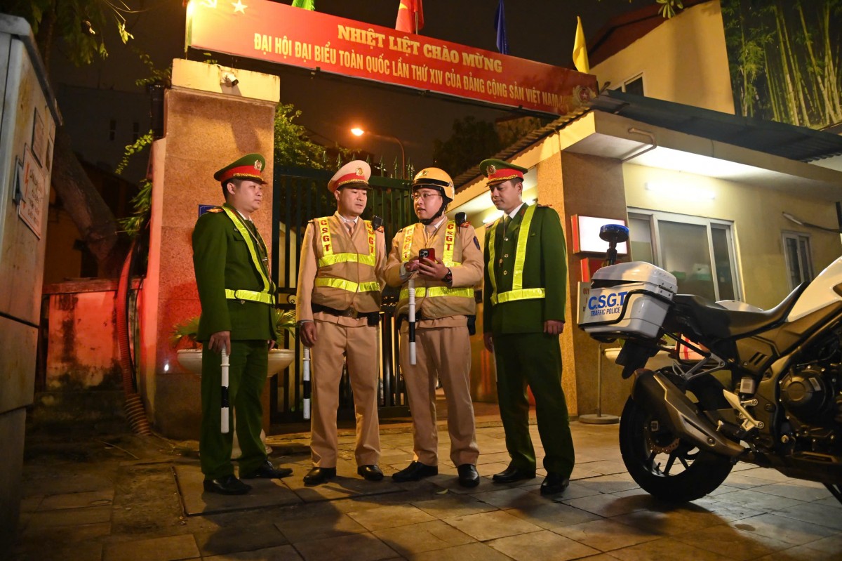 Công An Hà Nội Xuyên Đêm Giữ Vững An Ninh, Trật Tự Phục Vụ Đại Hội Xiv Của Đảng