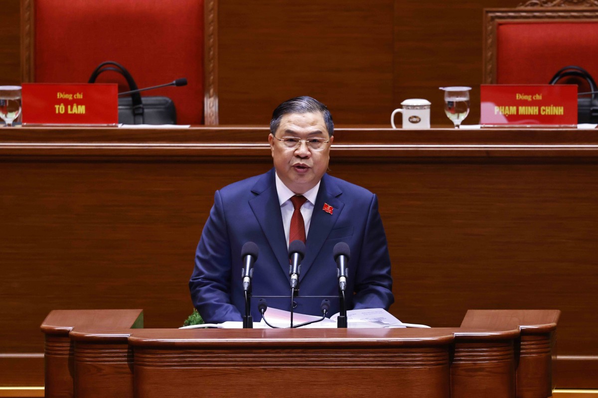 Đồng Chí Phạm Gia Túc, Ủy Viên Trung Ương Đảng, Chánh Văn Phòng Trung Ương Đảng, Trưởng Đoàn Thư Ký Thông Báo Kết Quả Bầu Đoàn Chủ Tịch, Đoàn Thư Ký Tại Phiên Họp Trù Bị. 