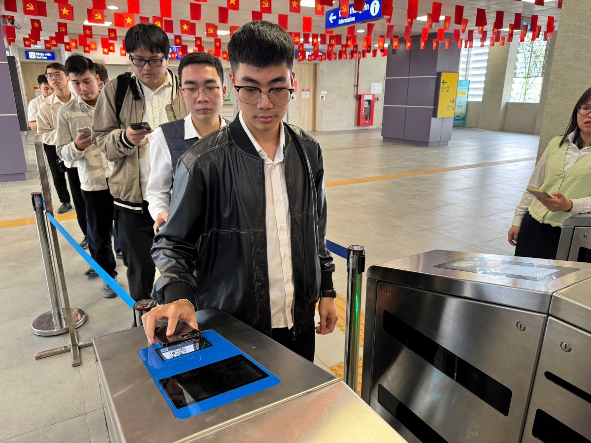Từ 1/2/2026, Metro Nhổn - Ga Hà Nội vận hành 100% cổng soát vé định danh, sinh trắc học