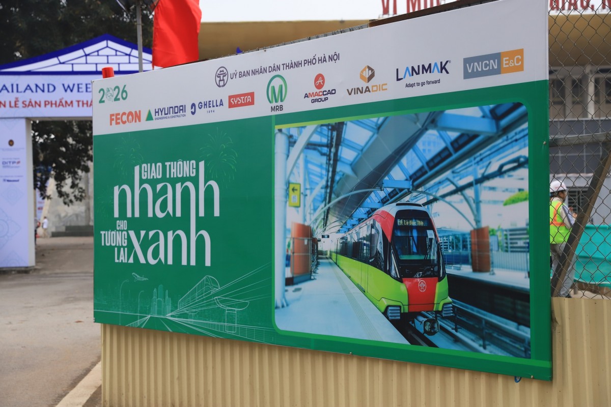 Sắc Đỏ Rực Rỡ Trên Công Trường Tuyến Metro Nhổn - Ga Hà Nội Hướng Về Đại Hội Xiv Của Đảng
