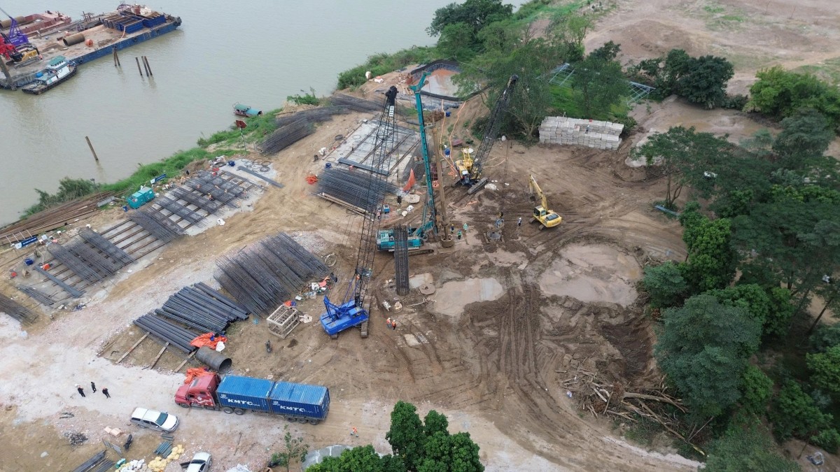 Cầu Trần Hưng Đạo: Tăng tốc thi công, quyết liệt tháo gỡ mặt bằng Cầu Trần Hưng Đạo: Tăng tốc thi công, quyết liệt tháo gỡ mặt bằng