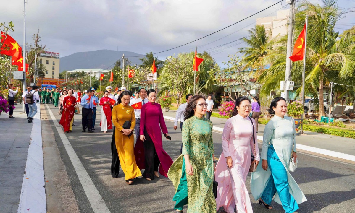 Khánh Thành Công Trình Đường Cờ Tổ Quốc - Đường Hoa Côn Đảo