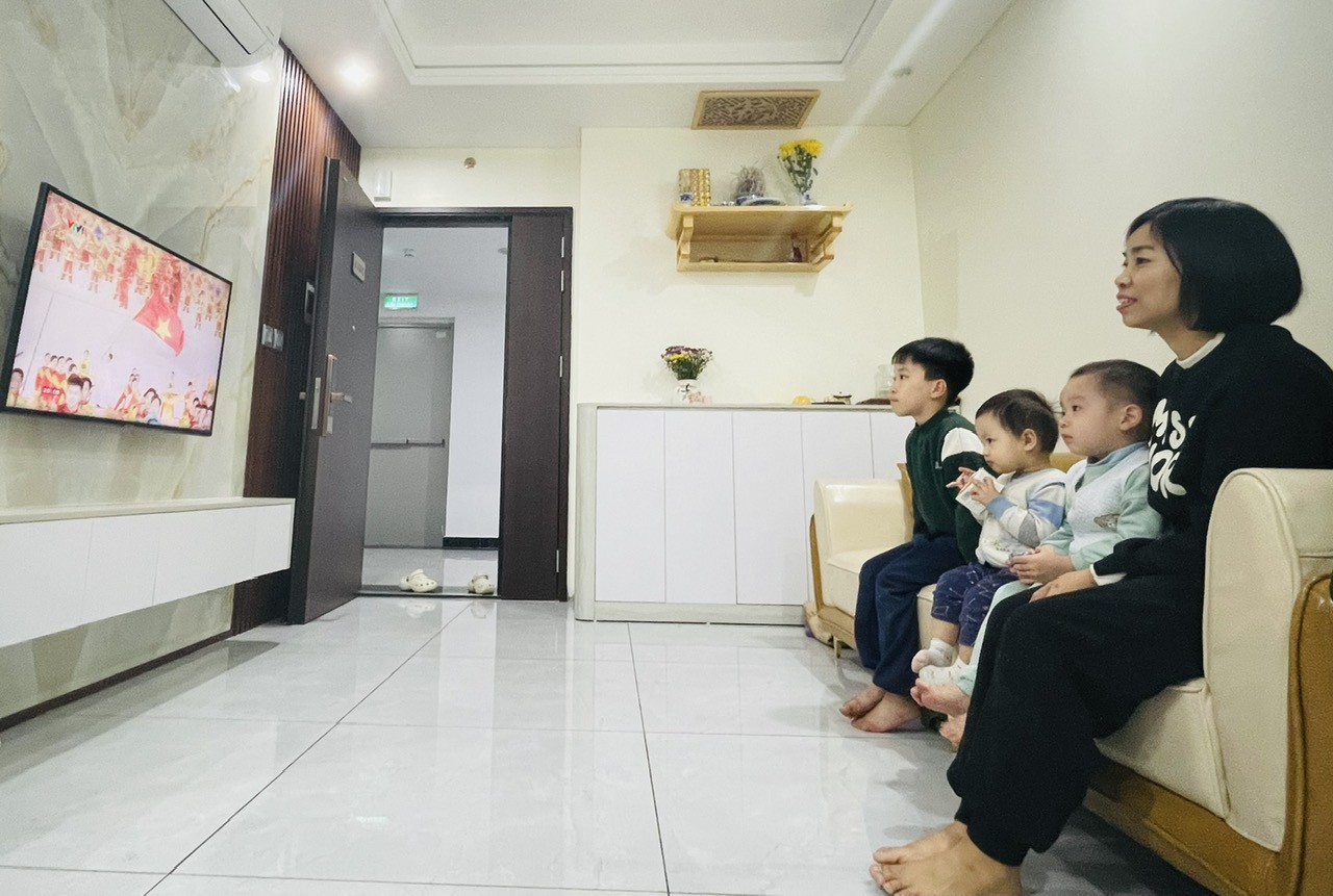 Nghệ Sĩ, Người Dân Thủ Đô Xúc Động, Tự Hào Trong Đêm Nghệ Thuật Mừng Thành Công Đại Hội Xiv Của Đảng