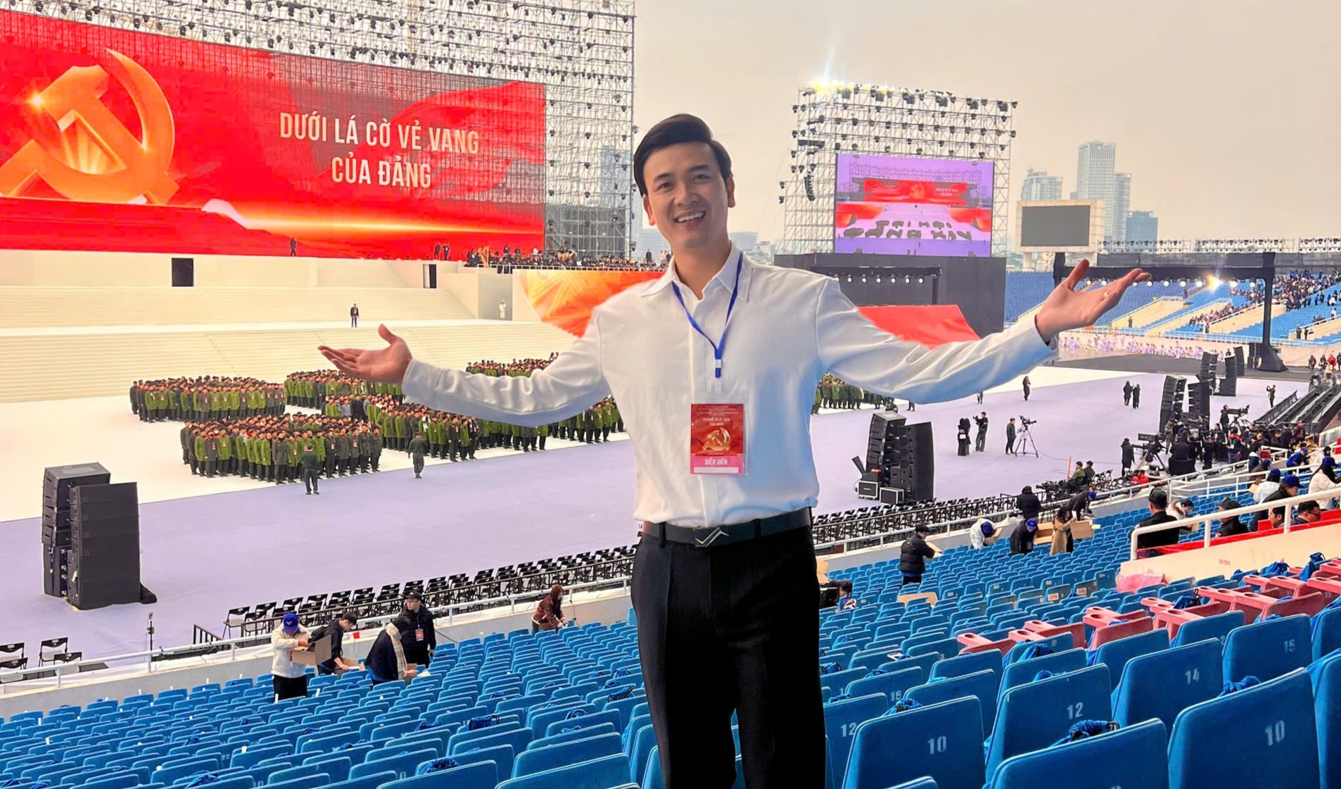 Nghệ sĩ, người dân Thủ đô xúc động, tự hào trong đêm nghệ thuật mừng thành công Đại hội XIV của Đảng