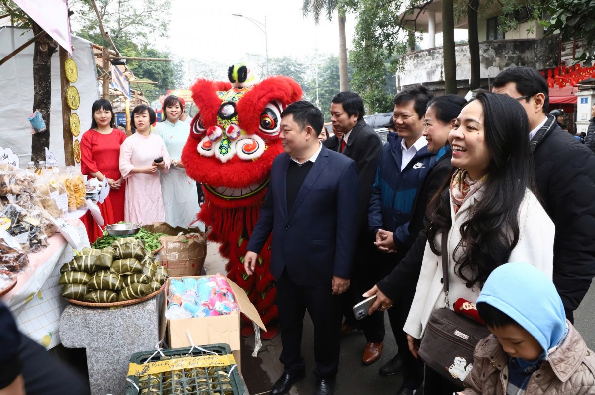 Phường Văn Miếu - Quốc Tử Giám: Tết Sum vầy 2026 lan tỏa yêu thương đến đoàn viên, người lao động