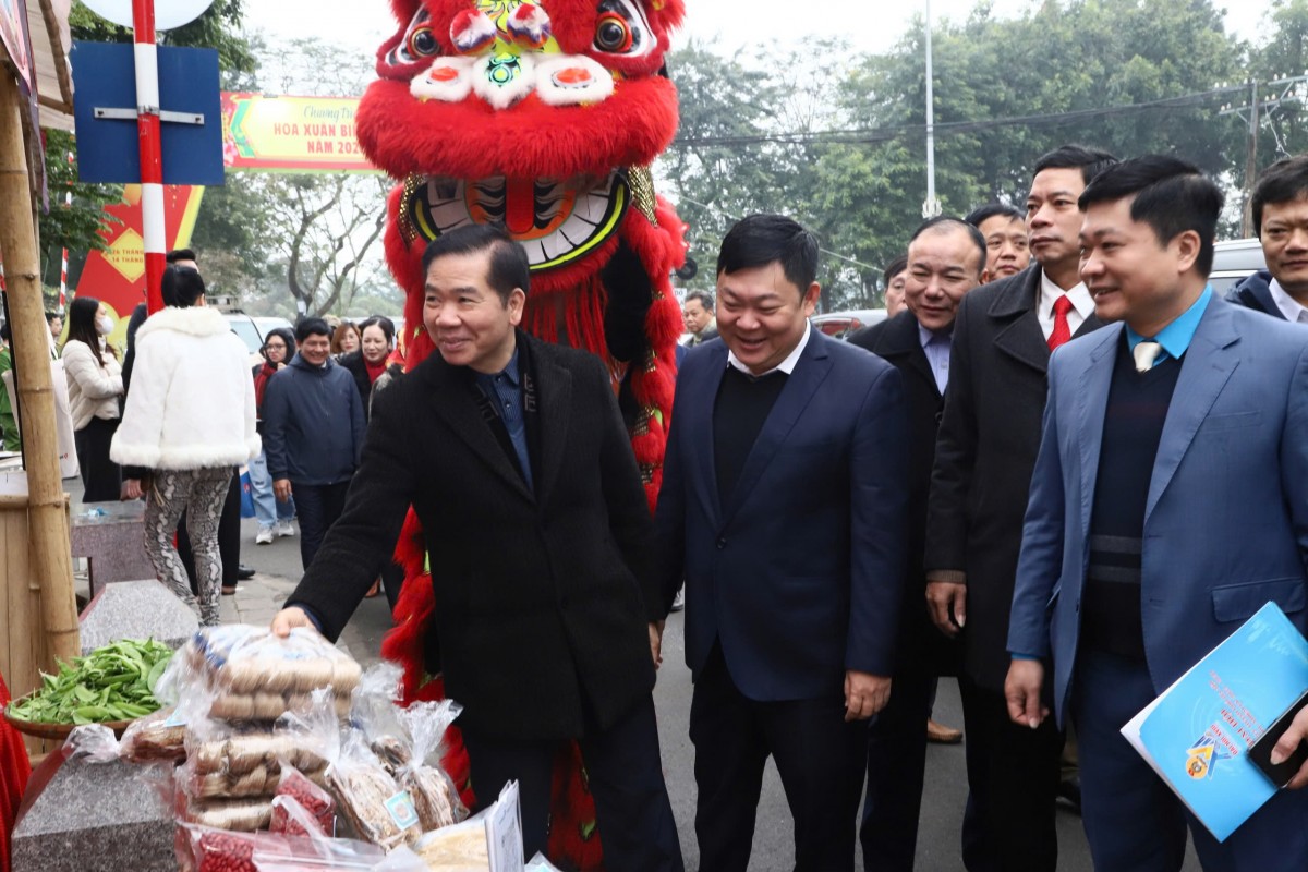 Phường Văn Miếu - Quốc Tử Giám: Tết Sum vầy 2026 lan tỏa yêu thương đến đoàn viên, người lao động