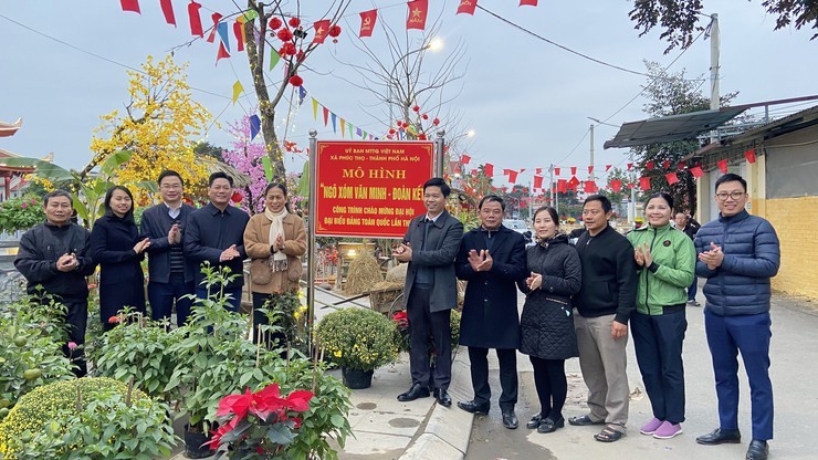 Gắn Biển Mô Hình &Quot;Ngõ Xóm Văn Minh - Đoàn Kết&Quot; Chào Mừng Đại Hội Xiv Của Đảng Gắn Biển Mô Hình