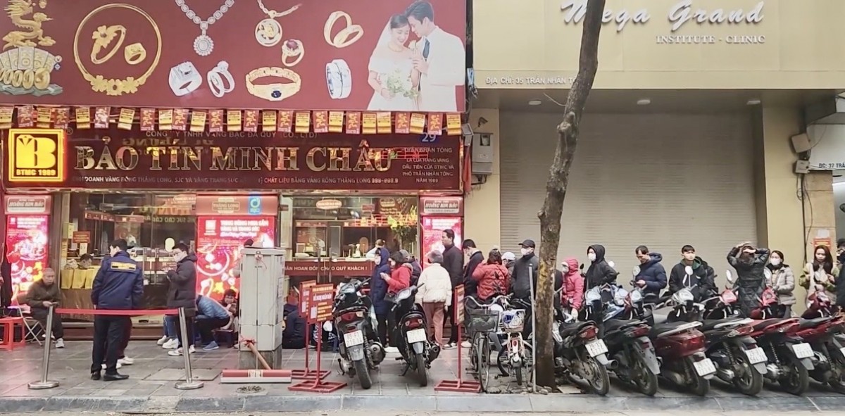 Giá vàng SJC tăng vọt: Thống đốc Ngân hàng Nhà nước lý giải nguyên nhân, cảnh báo lừa đảo bùng phát trên mạng xã hội