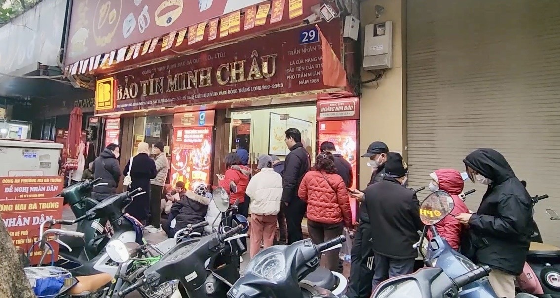 Giá vàng SJC tăng vọt: Thống đốc Ngân hàng Nhà nước lý giải nguyên nhân, cảnh báo lừa đảo bùng phát trên mạng xã hội