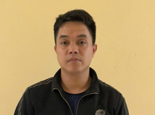 Hàng nghìn chai tương ớt, nước chấm giả Công an tỉnh Phú Thọ phát hiện doanh nghiệp sản xuất hàng nghìn chai tương ớt, nước chấm giả