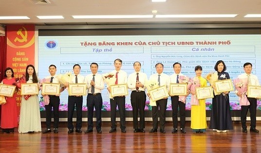 Đổi mới phong trào thi đua, ngành Y tế Hà Nội đạt nhiều kết quả nổi bật