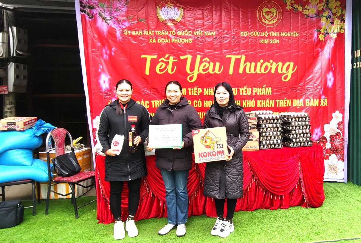 Đoài Phương tiếp nhận hơn 500 kg gạo và nhiều nhu yếu phẩm khi phát động “Tết yêu thương”