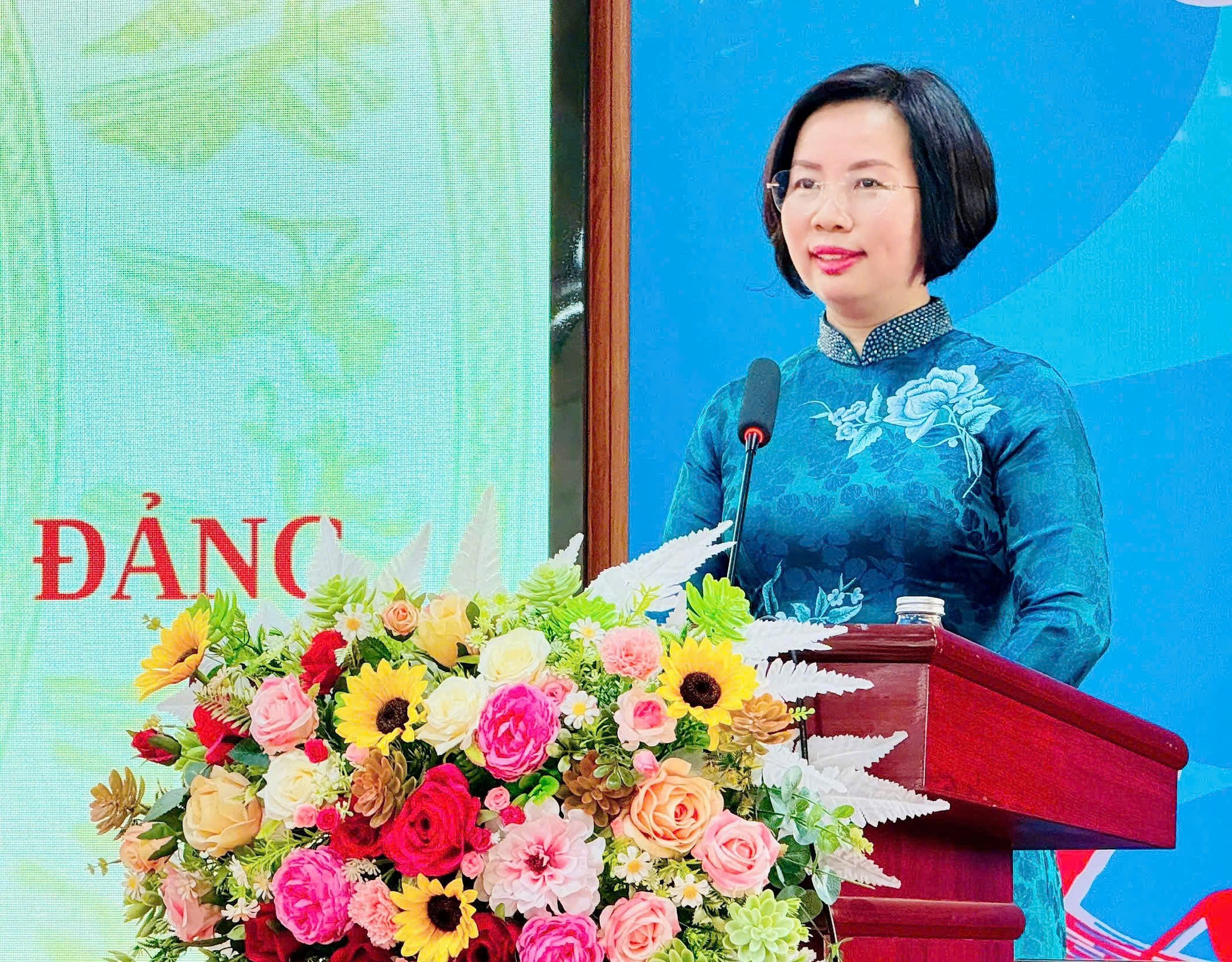 Đồng Chí Bùi Huyền Mai - Ủy Viên Ban Thường Vụ Thành Ủy, Chủ Tịch Ủy Ban Mttq Việt Nam Thành Phố Hà Nội Phát Biểu Tại Buổi Lễ Đồng Chí Bùi Huyền Mai - Ủy Viên Ban Thường Vụ Thành Ủy, Chủ Tịch Ủy Ban Mttq Việt Nam Thành Phố Hà Nội Phát Biểu Tại Buổi Lễ