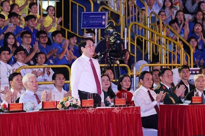 Cầu Truyền Hình 