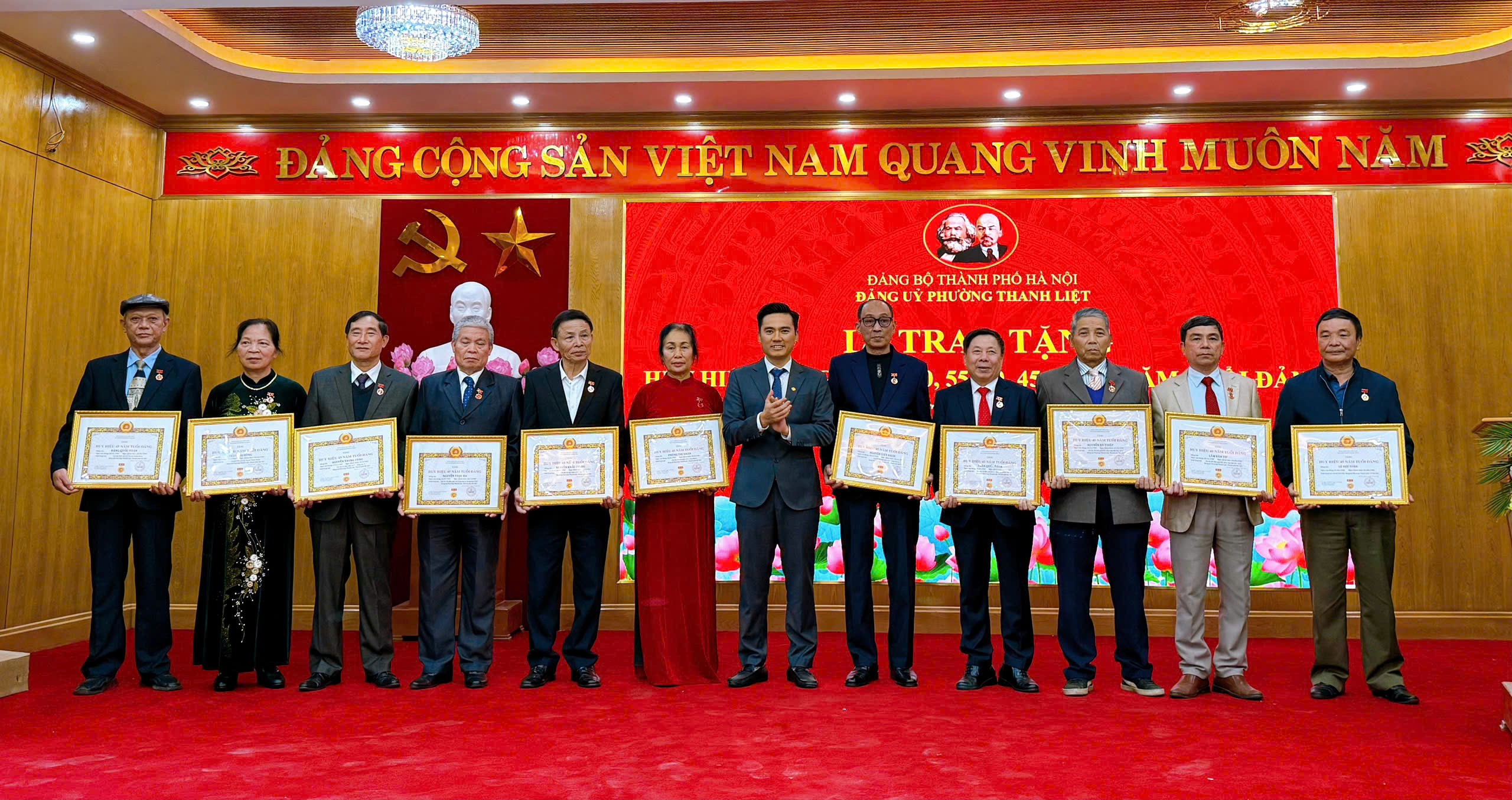 Phường Thanh Liệt: Trang Trọng Tổ Chức Lễ Kỷ Niệm 96 Năm Ngày Thành Lập Đảng Và Trao Huy Hiệu Đảng Đợt 3/2 Phường Thanh Liệt: Trang Trọng Tổ Chức Lễ Kỷ Niệm 96 Năm Ngày Thành Lập Đảng Và Trao Huy Hiệu Đảng Đợt 3/2