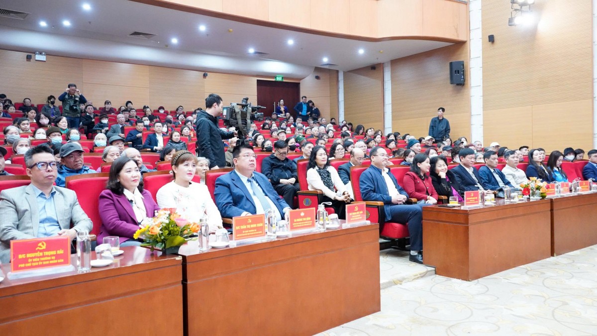 Gần 1 Tỷ Đồng Chăm Lo Tết Cho Người Dân Hoàn Cảnh Khó Khăn Tại Phường Đống Đa Nhiều Phần Quà Ý Nghĩa Đến Với Gia Đình Chính Sách Phường Đống Đa Trước Thềm Xuân Mới