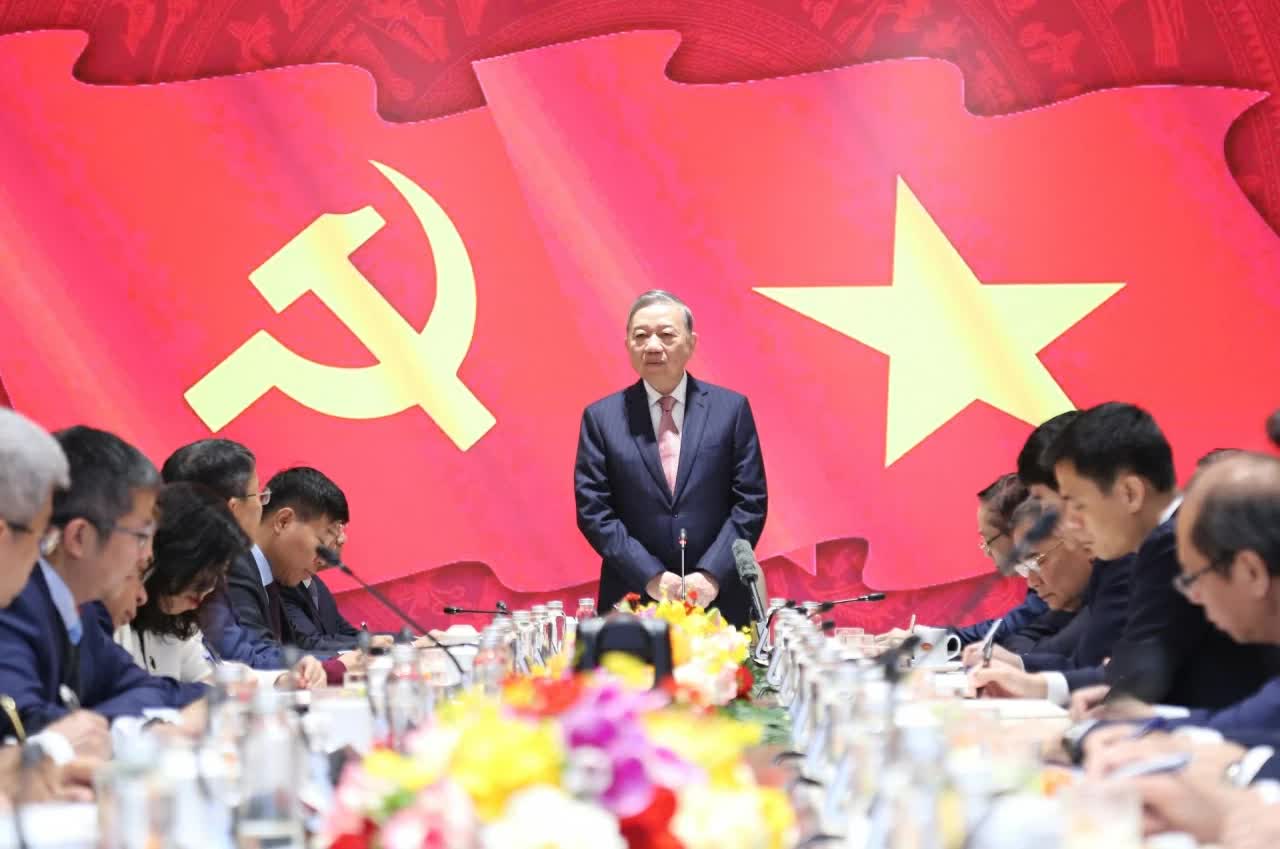 Tổng Bí Thư Tô Lâm Làm Việc Với Các Đại Sứ, Trưởng Cơ Quan Đại Diện Ngoại Giao Việt Nam Ở Nước Ngoài Về Triển Khai Nghị Quyết Đại Hội Xiv Ngày 25/1. 