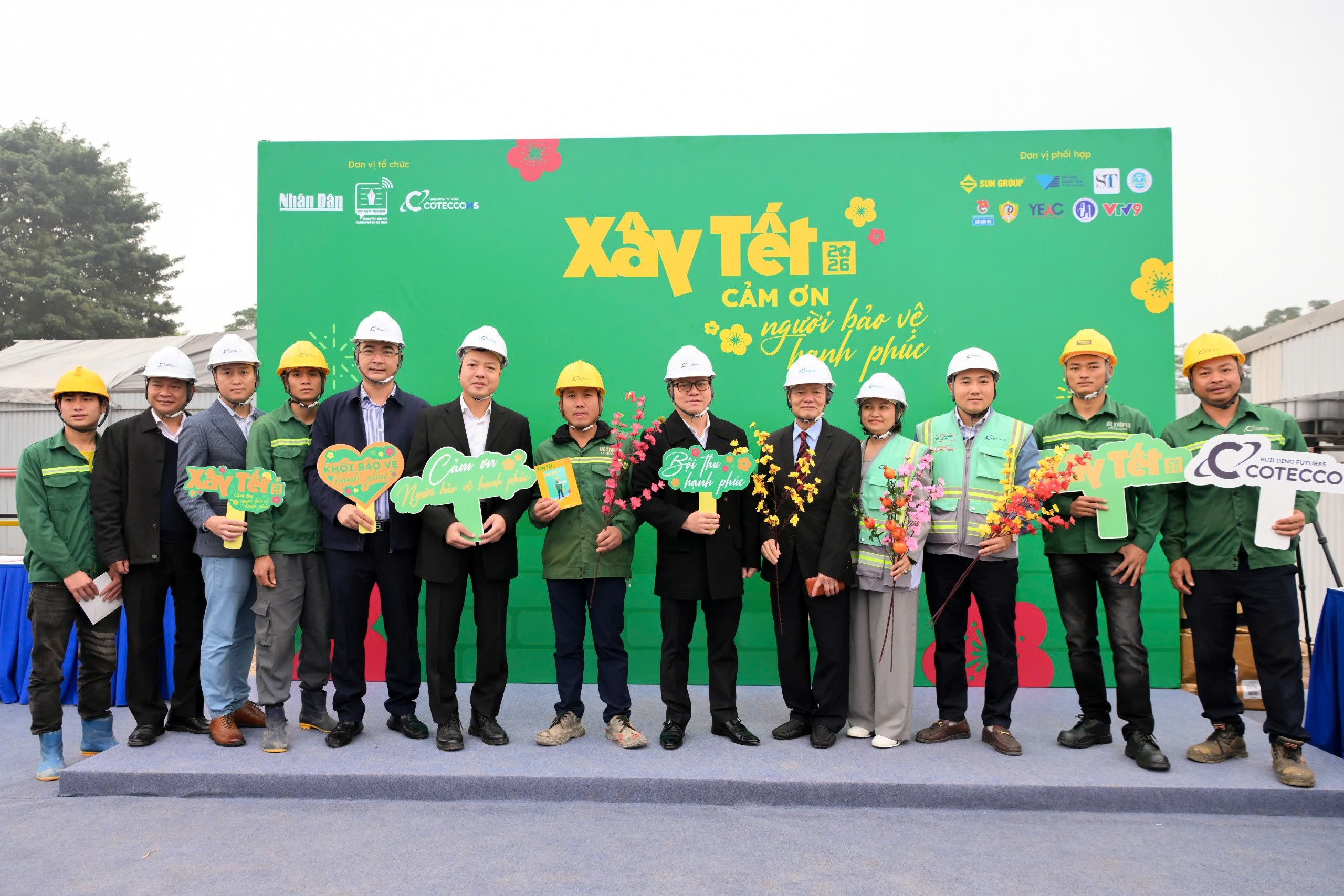 “Xây Tết” Cho Hơn 1.100 Công Nhân Xây Dựng Tại Hà Nội “Xây Tết” Cho Hơn 1.100 Công Nhân Xây Dựng Tại Hà Nội