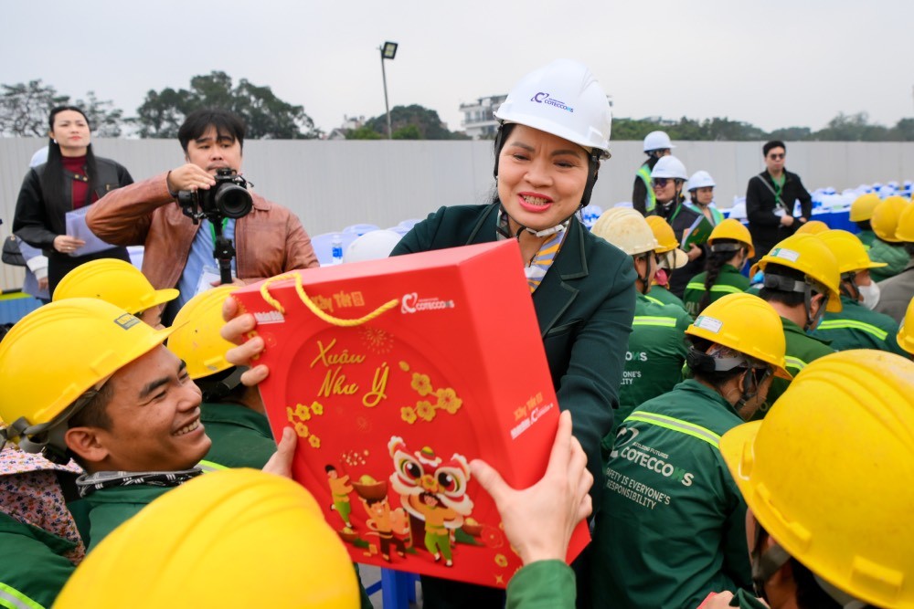 “Xây Tết” Cho Hơn 1.100 Công Nhân Xây Dựng Tại Hà Nội “Xây Tết” Cho Hơn 1.100 Công Nhân Xây Dựng Tại Hà Nội