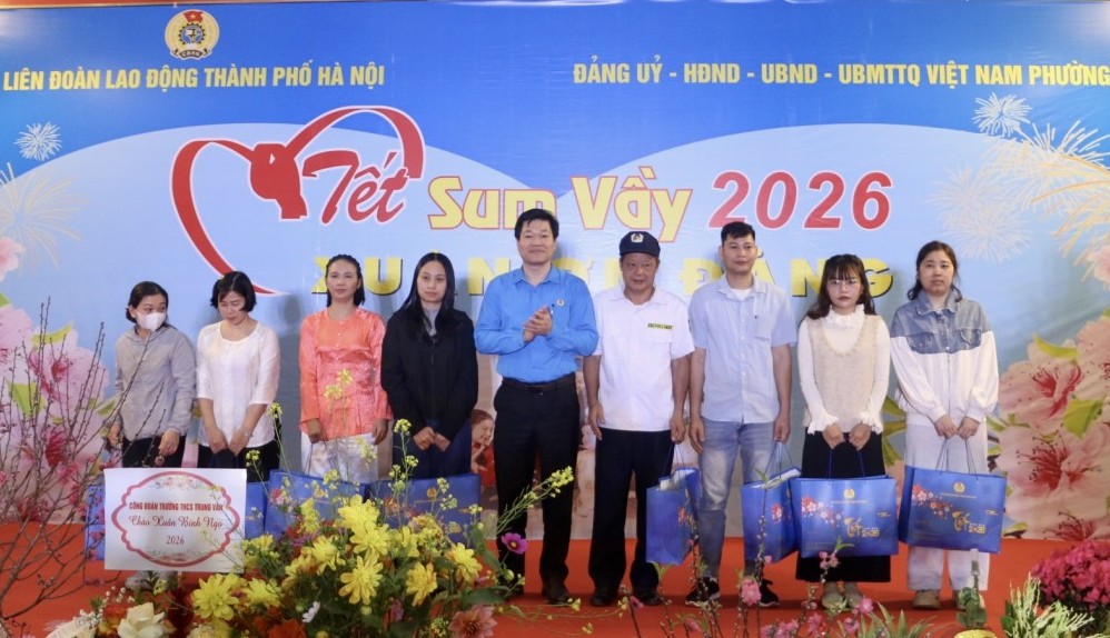 Phường Đại Mỗ chung tay chăm lo Tết cho đoàn viên, người lao động và Nhân dân