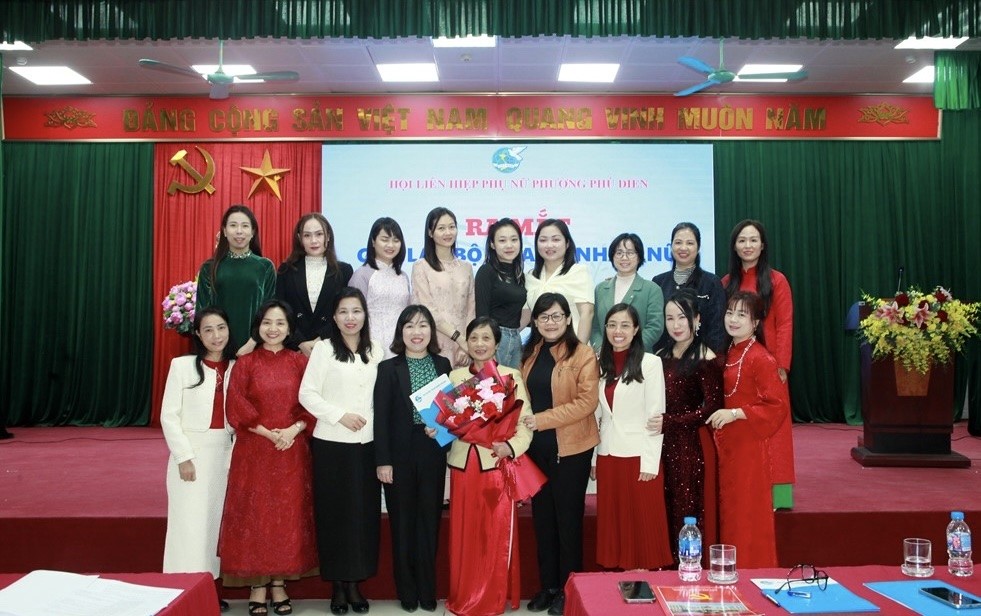 Hội LHPN phường Phú Diễn ra mắt Câu lạc bộ Doanh nhân nữ, Tổ Phụ nữ số Hội LHPN phường Phú Diễn ra mắt Câu lạc bộ Doanh nhân nữ, Tổ Phụ nữ số