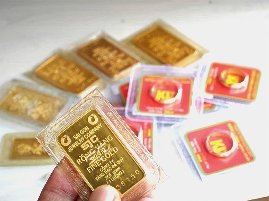 Giá vàng hôm nay (3/2) đồng loạt lao dốc ở cả thị trường trong nước và thế giới