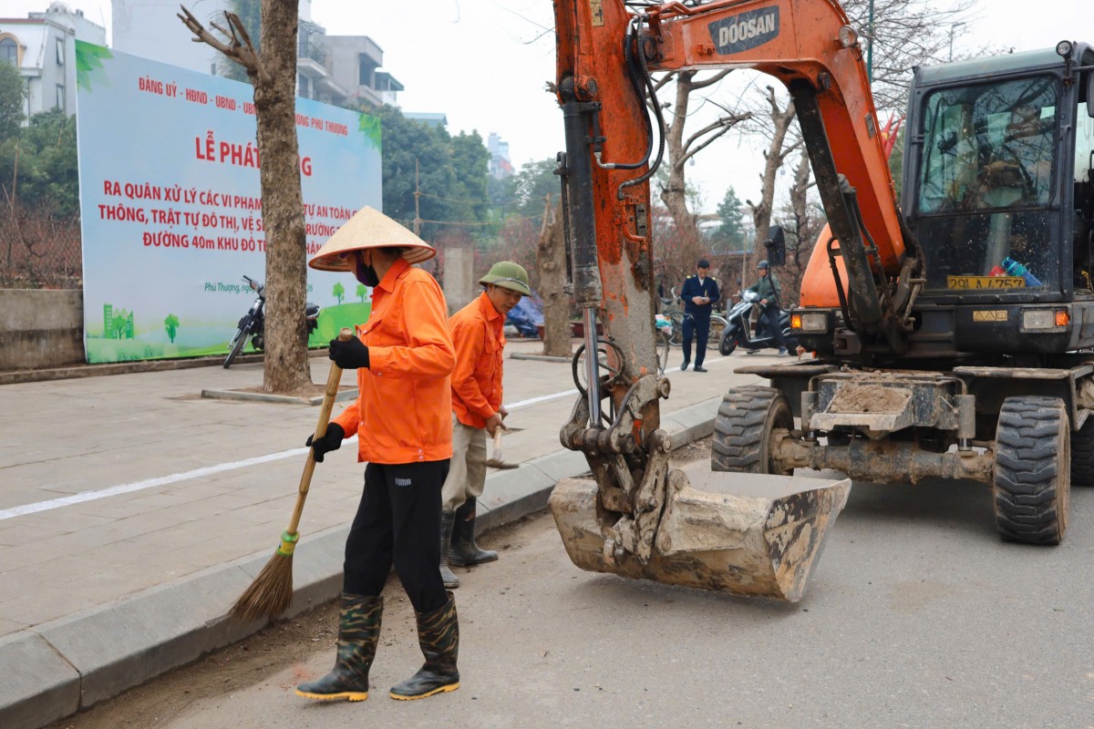Phú Thượng: Ra quân lập lại trật tự đô thị, xây dựng không gian sống văn minh, hiện đại Phú Thượng: Ra quân lập lại trật tự đô thị, xây dựng không gian sống văn minh, hiện đại