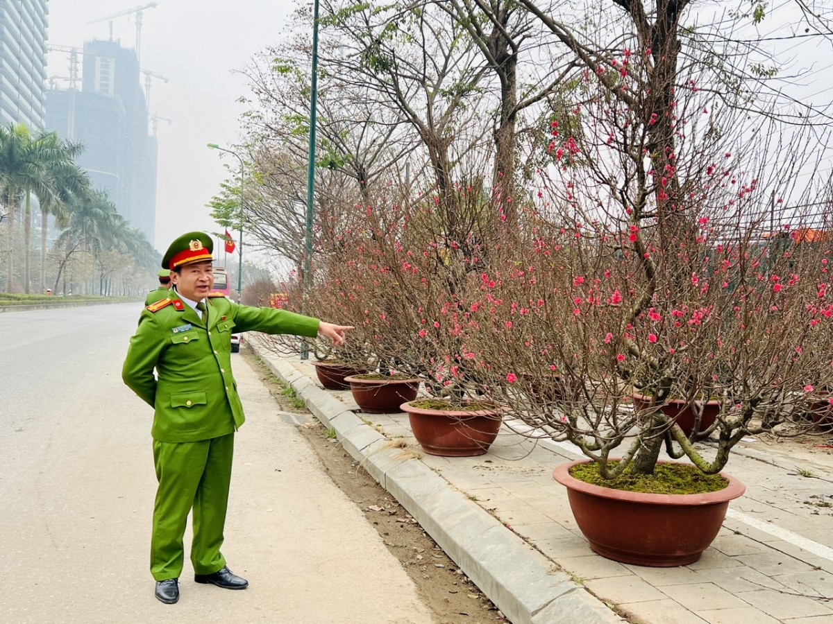 Phú Thượng: Ra quân lập lại trật tự đô thị, xây dựng không gian sống văn minh, hiện đại Phú Thượng: Ra quân lập lại trật tự đô thị, xây dựng không gian sống văn minh, hiện đại