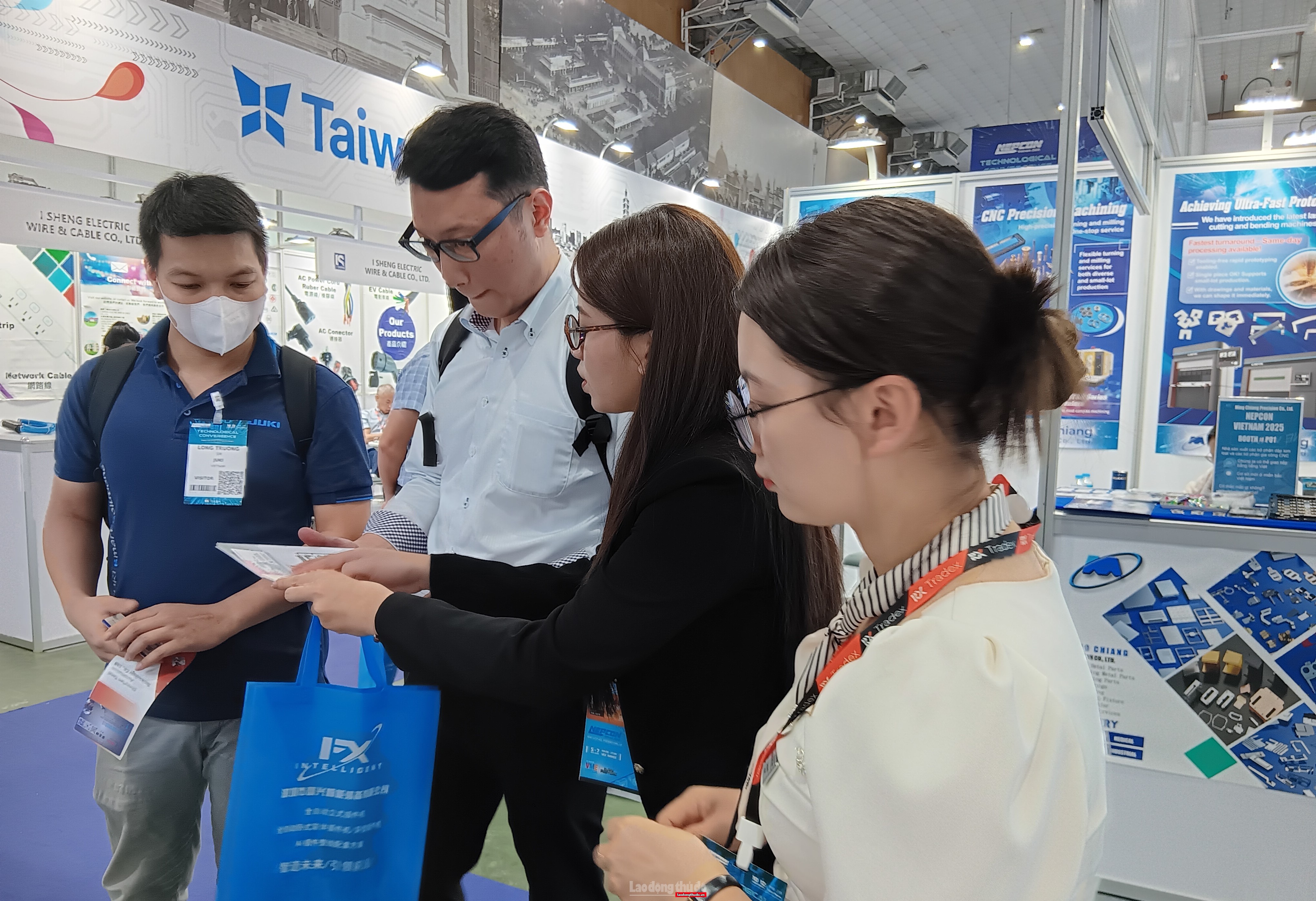 Doanh nghiệp nhỏ Thủ đô “tăng tốc mềm” trong hành trình chuyển đổi số Doanh nghiệp nhỏ Thủ đô “tăng tốc mềm” trong hành trình chuyển đổi số