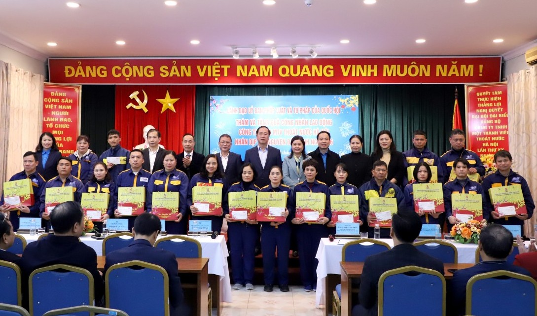 Chăm lo Tết cho người lao động Công ty Thoát nước Hà Nội