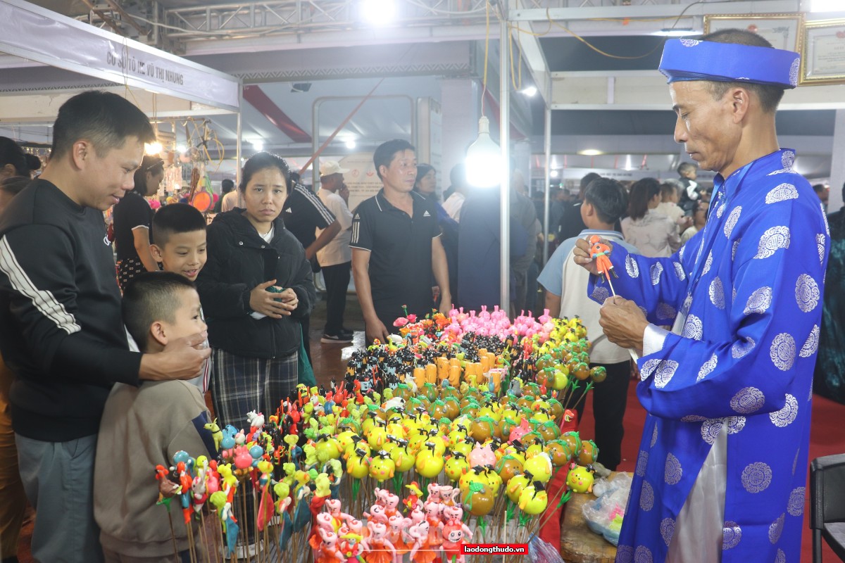 Phượng Dực điểm hẹn Triển lãm sản phẩm, mẫu thiết kế TCMN mới dịp Xuân Bính Ngọ 2026