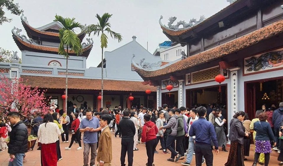 Không gian tín ngưỡng, bến xe được đề xuất áp dụng quy định không hút thuốc