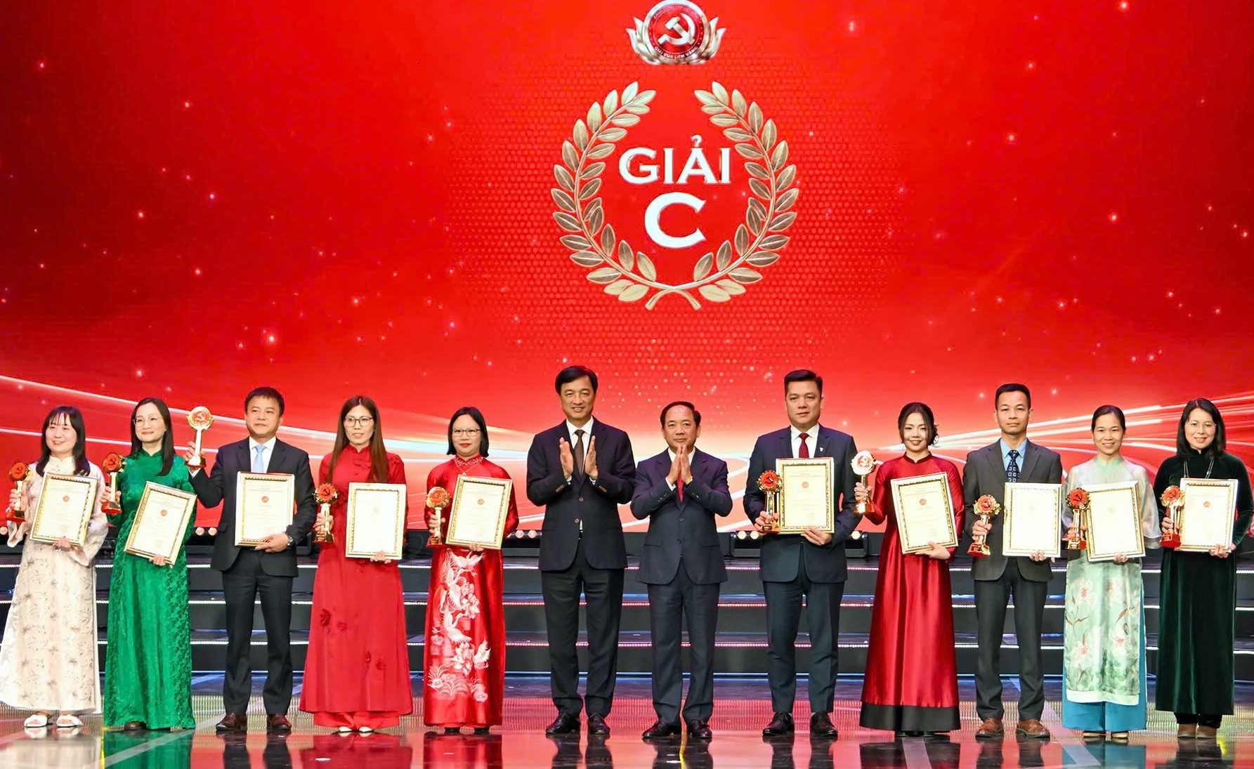 Tổng Bí Thư Tô Lâm Dự Lễ Tuyên Dương Bí Thư Chi Bộ Xuất Sắc Và Trao Giải Búa Liềm Vàng Lần Thứ X