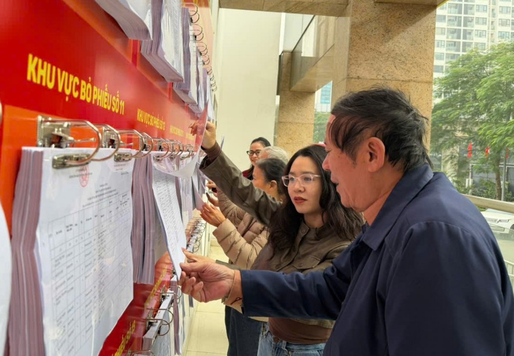 Phường Đống Đa hoàn thành niêm yết danh sách cử tri bầu cử Quốc hội và Hội đồng nhân dân các cấp