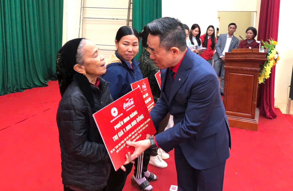 Tết Nhân ái - sẻ chia để mọi nhà đều có Xuân Tết Nhân ái - ấm áp, sẻ chia để mọi nhà đều có Xuân