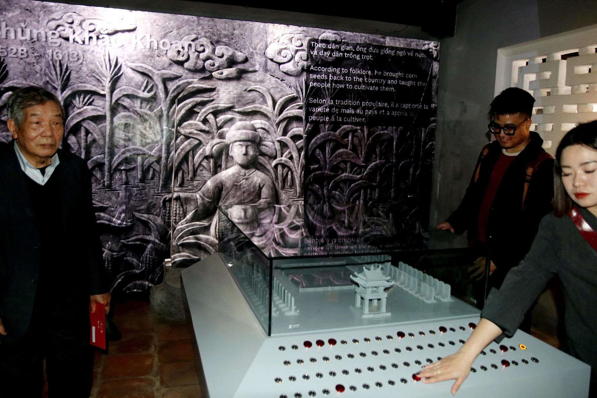 Khai mạc trưng bày “Sử đá lưu danh” tại Di tích Quốc gia đặc biệt Văn Miếu - Quốc Tử Giám