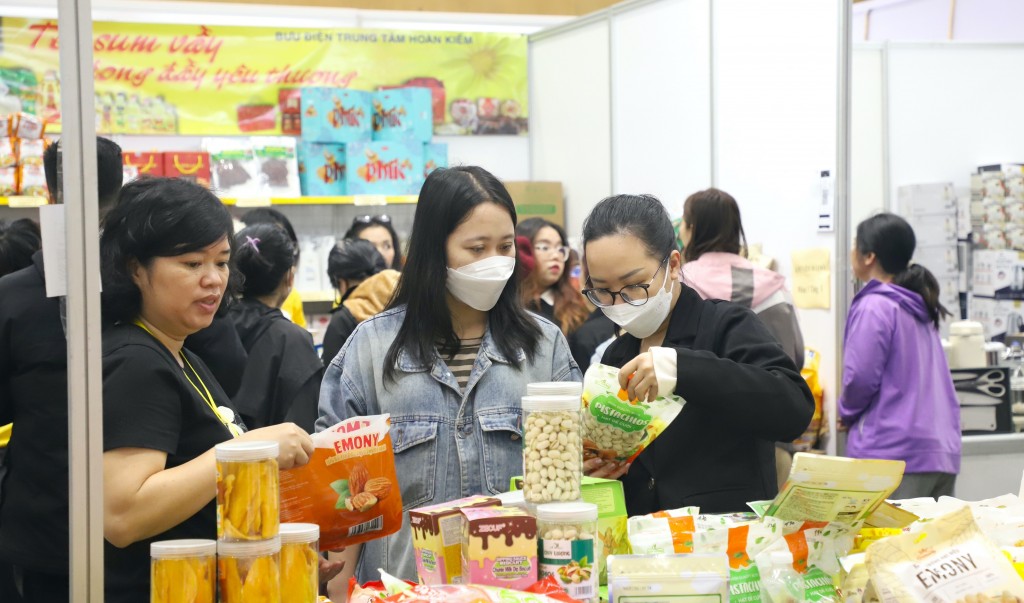 Chợ Tết Công đoàn - điểm tựa nghĩa tình để người lao động đón Xuân đủ đầy