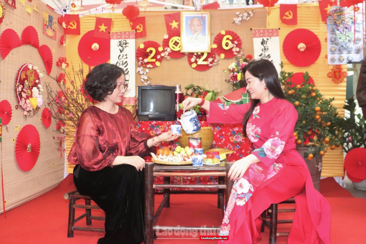 Sắc xuân lan tỏa yêu thương tại Hội chợ Xuân 2026 của Trường THCS Văn Yên